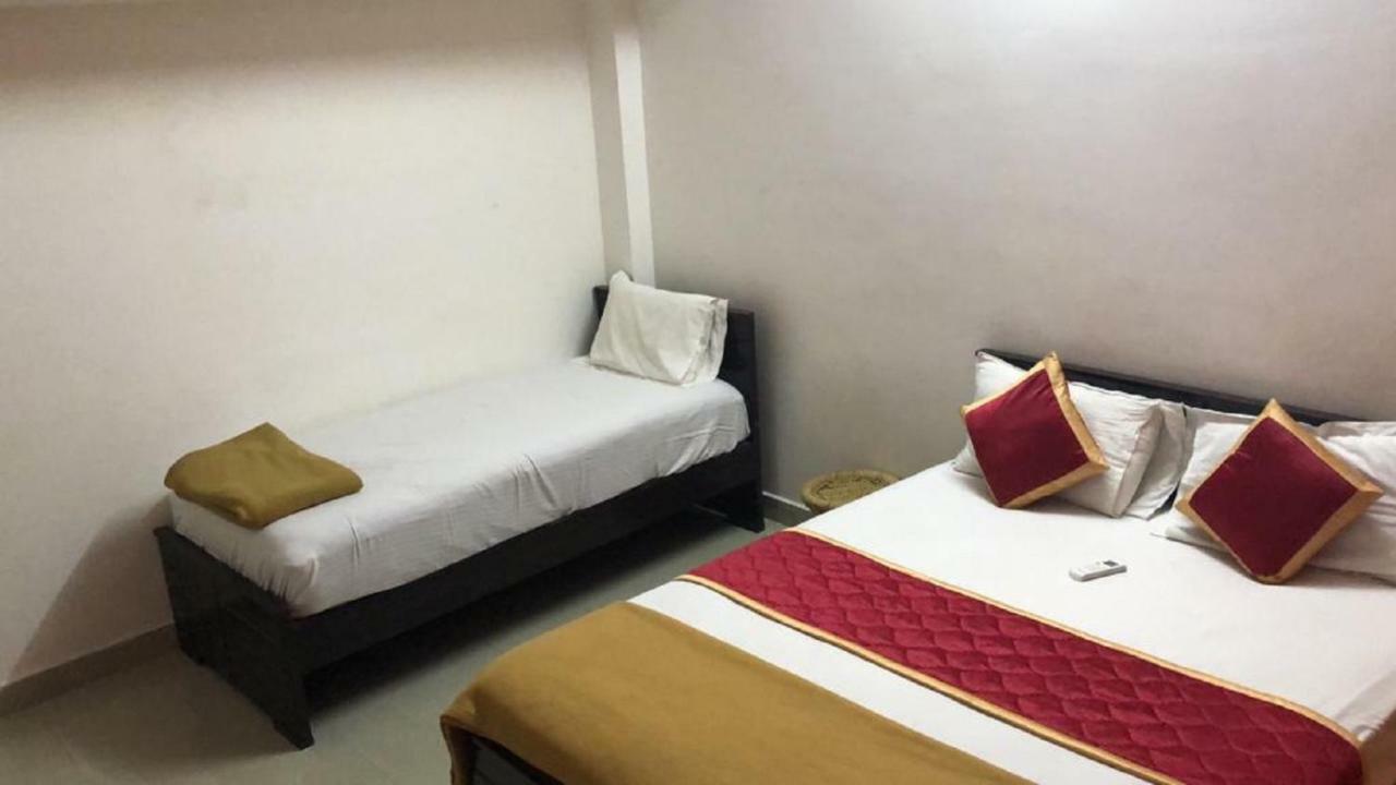 Royal Palace Guest House Madras Buitenkant foto